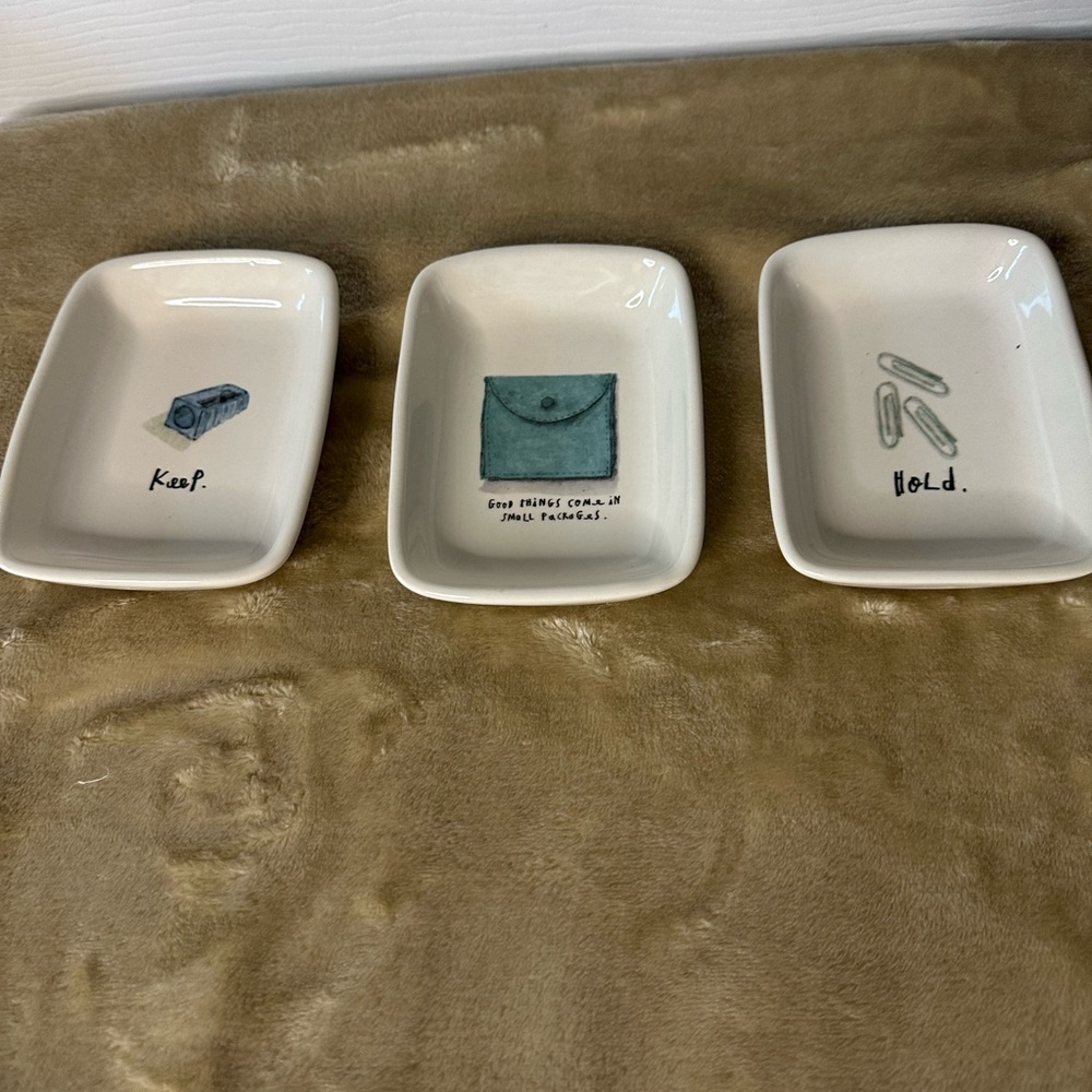 Rae Dunn Set of Three Artisan Trinket Trays EUC